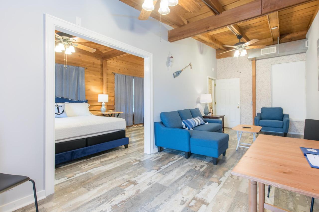 Darien Dockside Inn Екстер'єр фото